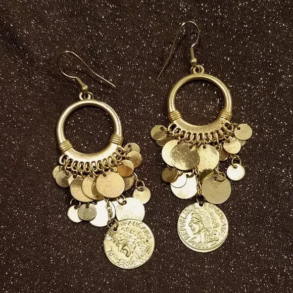 Faux Gold Coin Statement Set - Picture 3 of 3